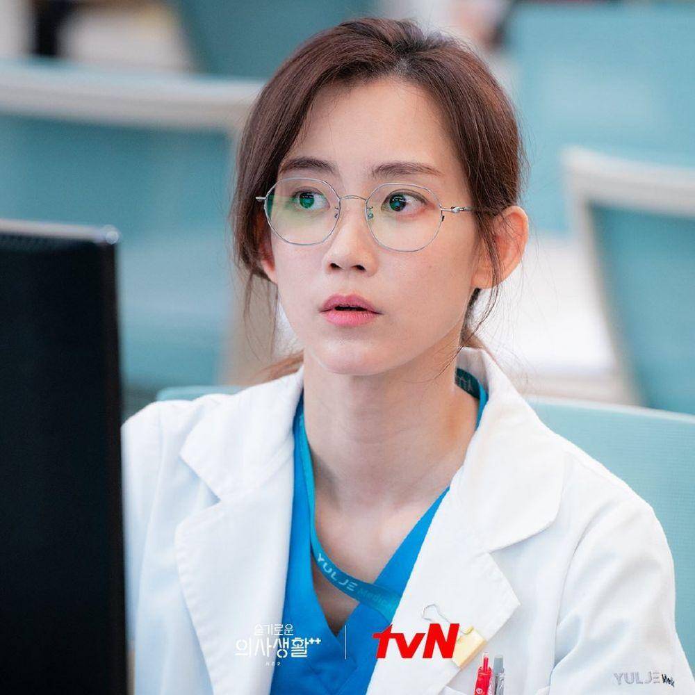 Shin Hyun Bin di Hospital Playlist 2 (instagram.com/hospitalplaylist_official)