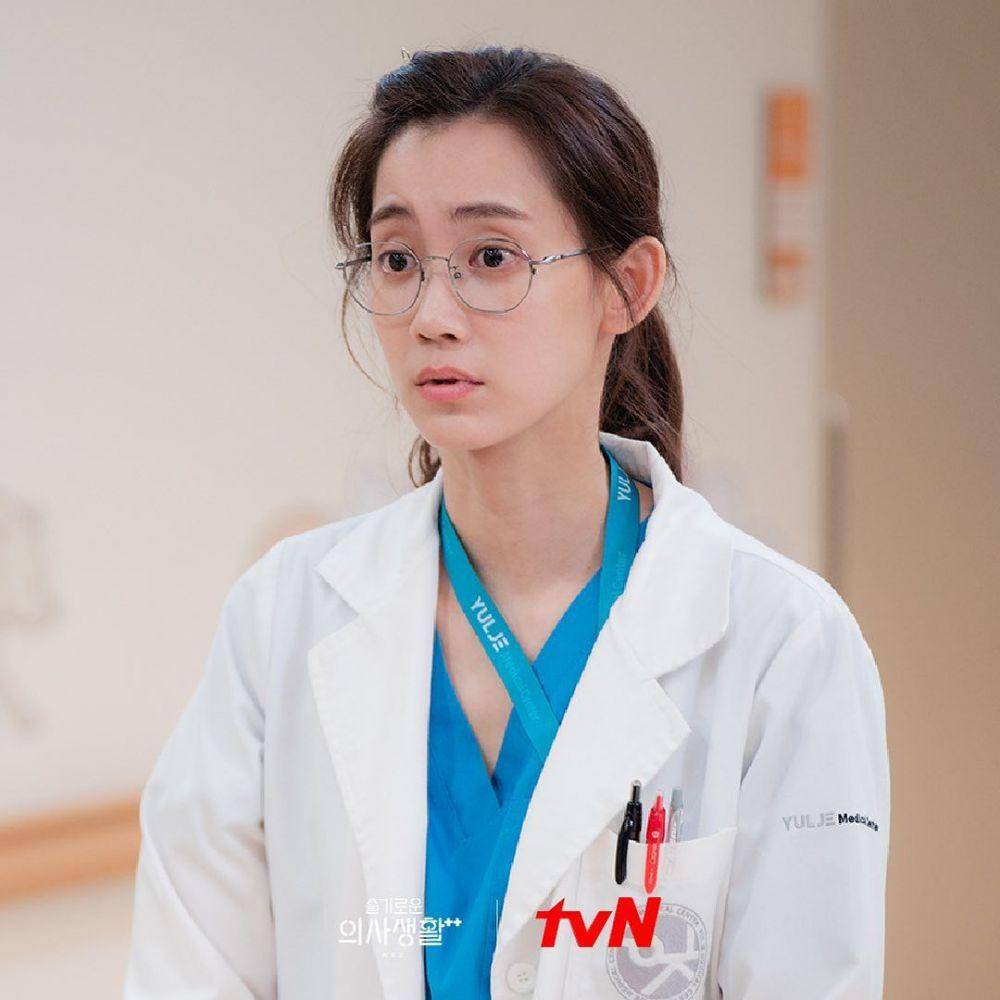 Shin Hyun Bin di Hospital Playlist 2 (instagram.com/hospitalplaylist_official)