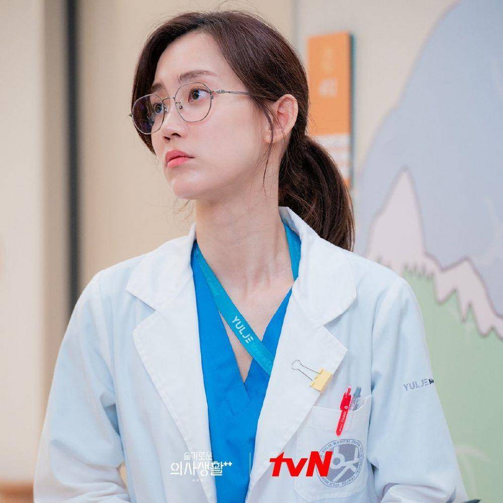 Shin Hyun Bin di Hospital Playlist 2 (instagram.com/hospitalplaylist_official)