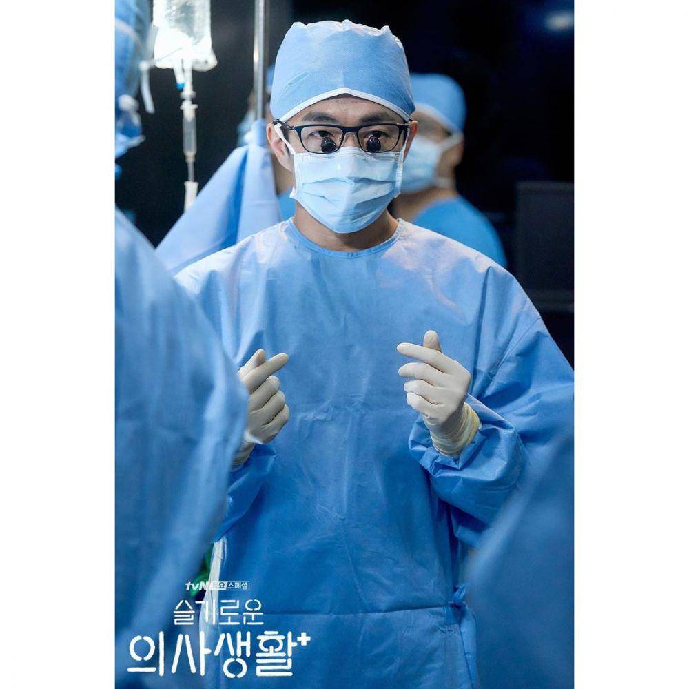 Jung Moon Sung di Hospital Playlist. (instagram.com/hospitalplaylist_official)