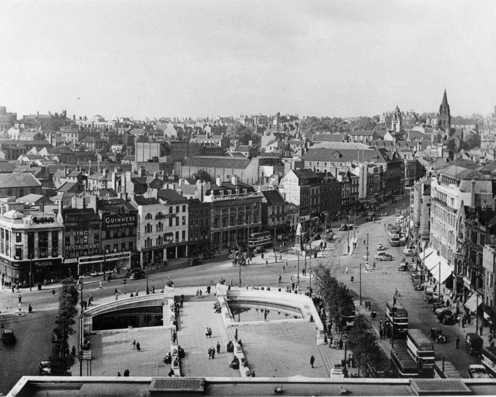 Alun-alun pasar lama Nottingham, 1946. (nottinghampost.com)