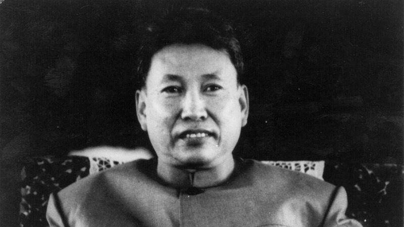 Pol Pot memusnahkan sepertujuh penduduk Kamboja dalam waktu empat tahun. (historyofyesterday.com)