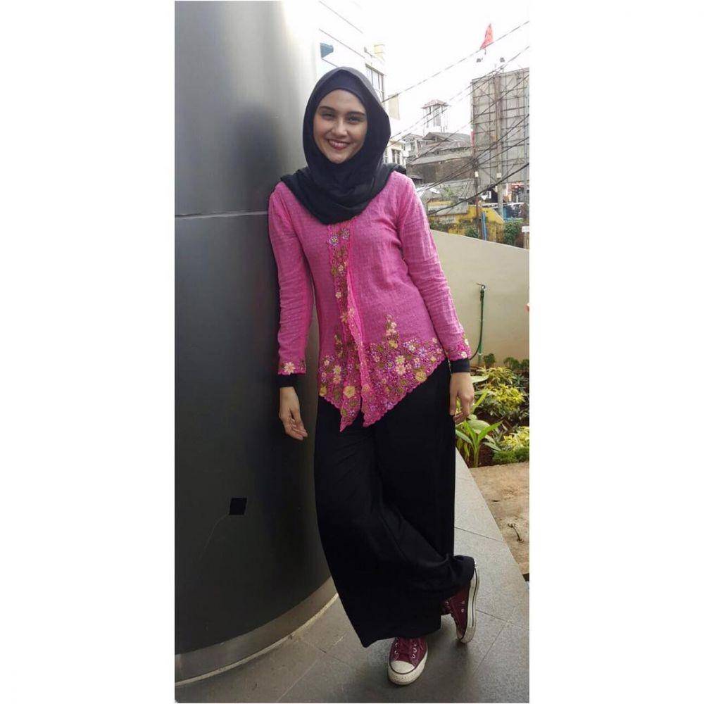 Zee Zee Shahab (instagram.com/zeezeeshahab)
