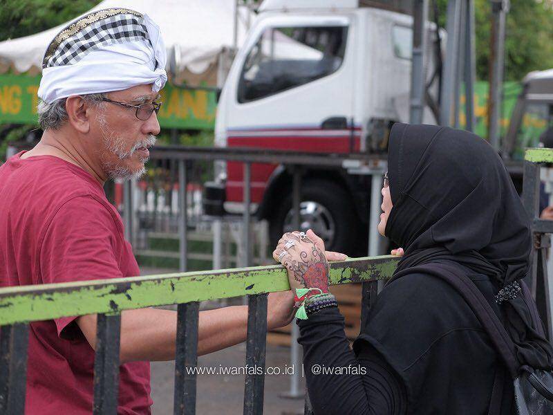 Iwan Fals dan istri (instagram.com/iwanfals)