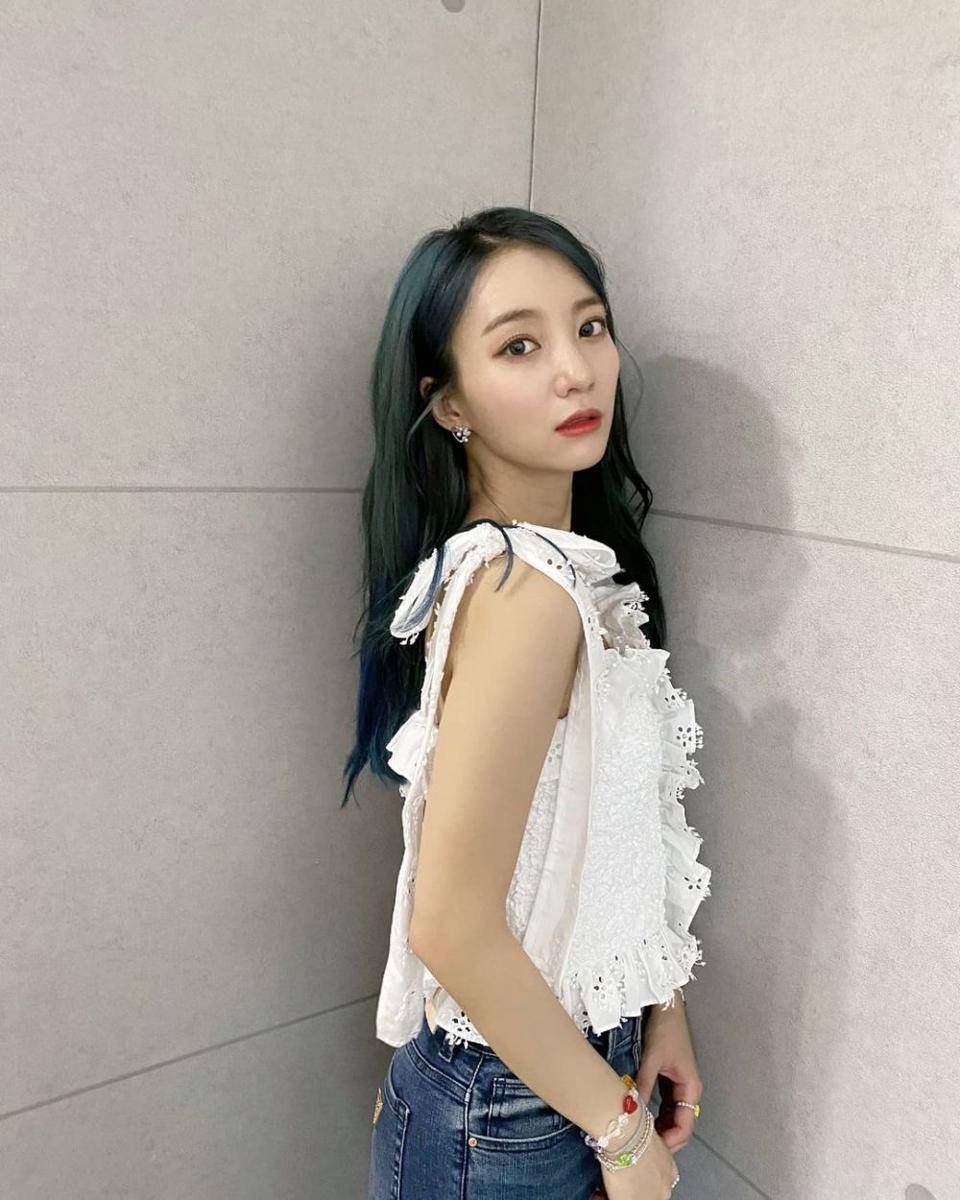 Binnie Oh My Girl (instagram.com/baeyu_b)
