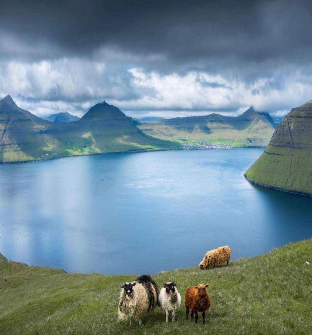 pesona Kepulauan Faroe (Instagram.com/luxuriouspinnacles)