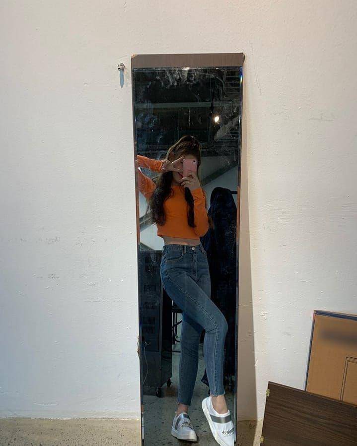 Chaeryeong ITZY (instagram.com/itzy.all.in.us)