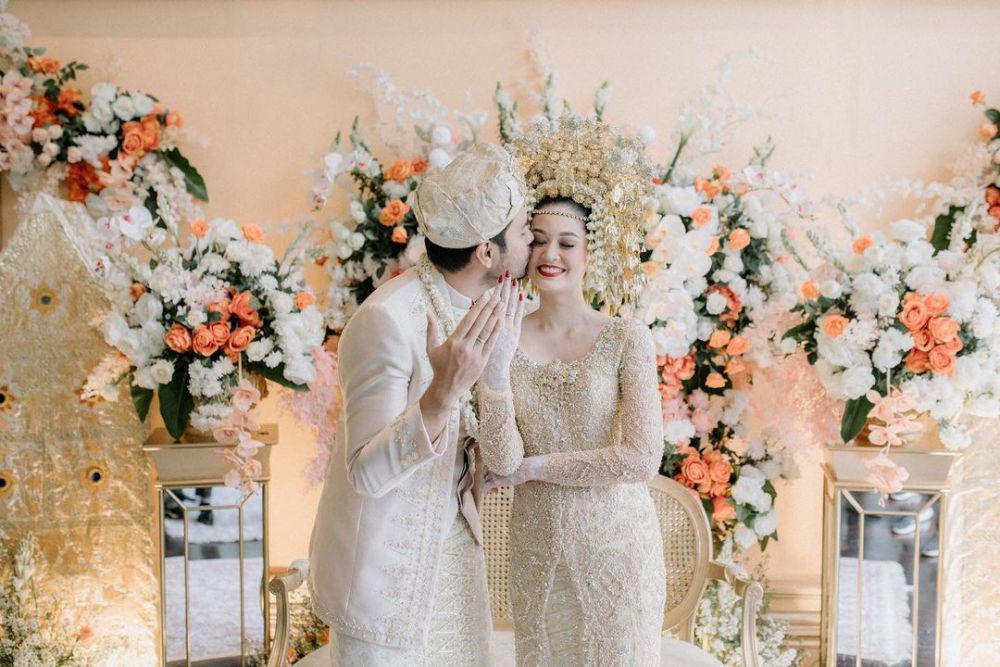 Sah! 10 Momen Pernikahan Bryan Mckenzie dan Faradilla Yoshi