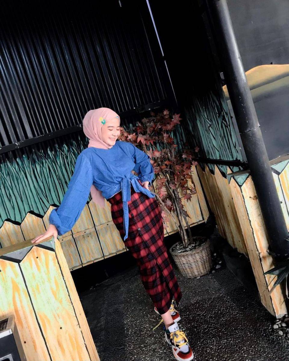Outfit serba denim ala Miara (instagram.com/mia_raaa)