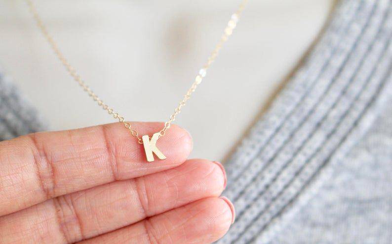 ilustrasi kalung (etsy.com)