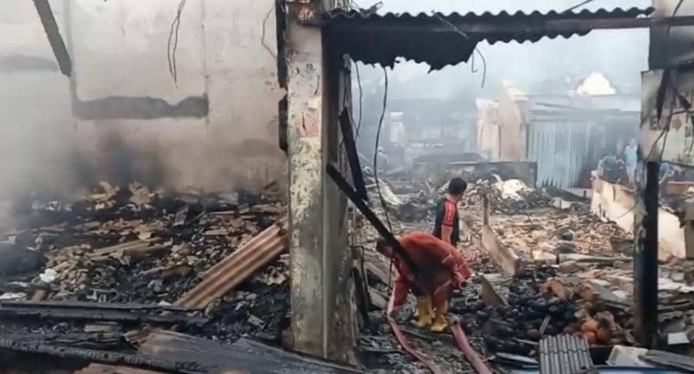 Kebakaran hebat terjadi di Pasar Bakauheni, Lamsel (IDN Times/Istimewa)