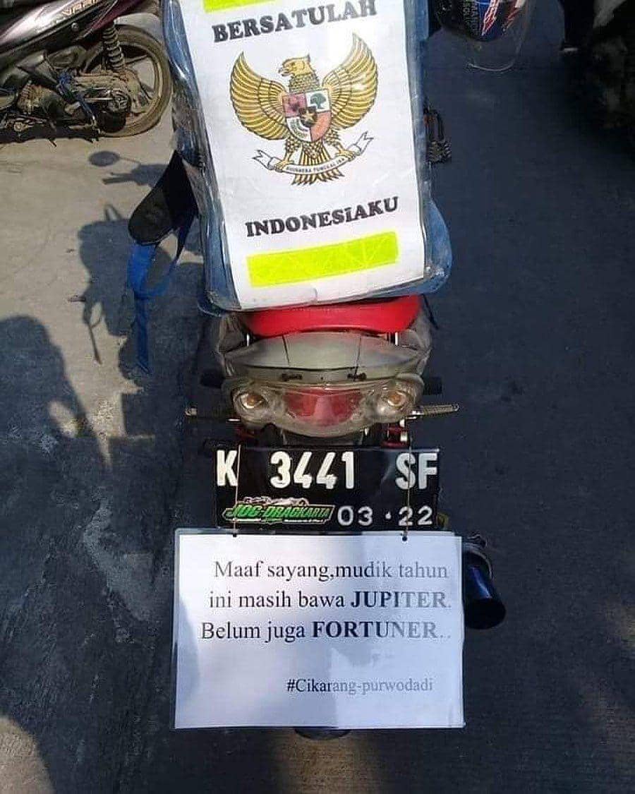 tulisan lucu belakang motor (instagram.com/awreceh)
