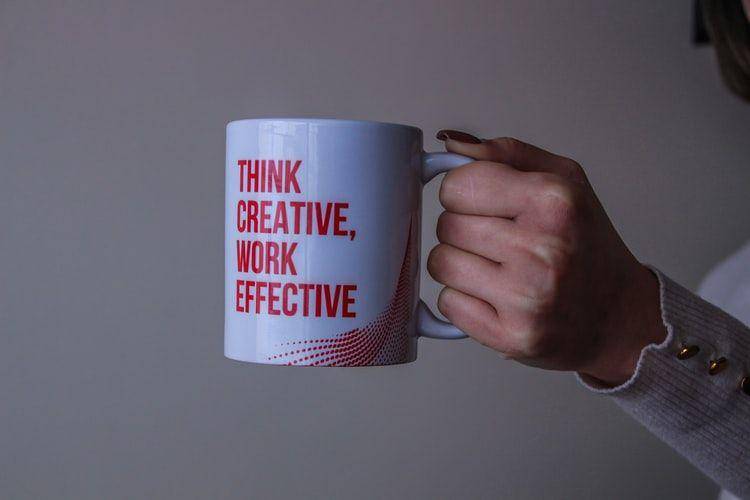 think, creative, work (unsplash.com/Hamza NOUASRIA)