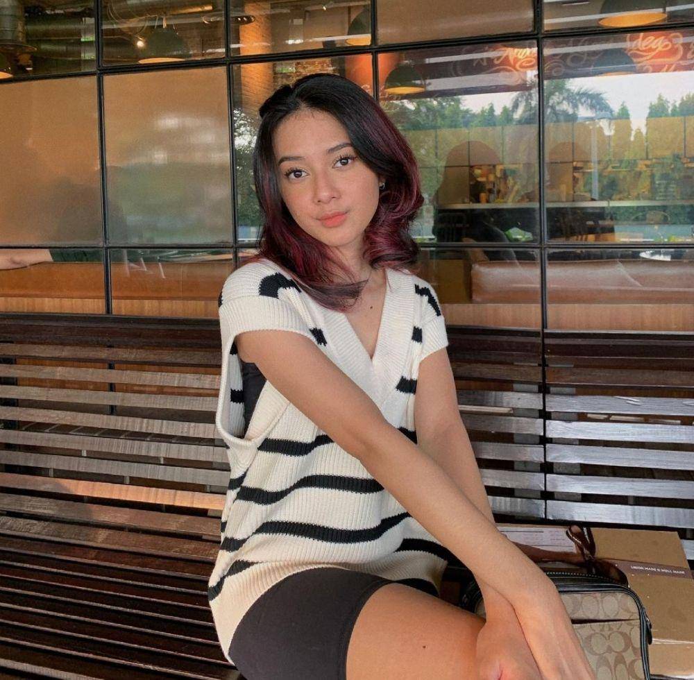 Astri (instagram.com/rahmaniaastrini)