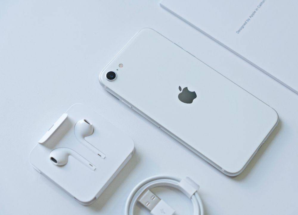 ilustrasi iPhone fullset (unsplash.com/vuatao)