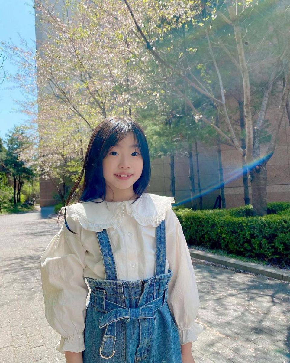 Cho Si Yeon (instagram.com/lucy_siyeon)