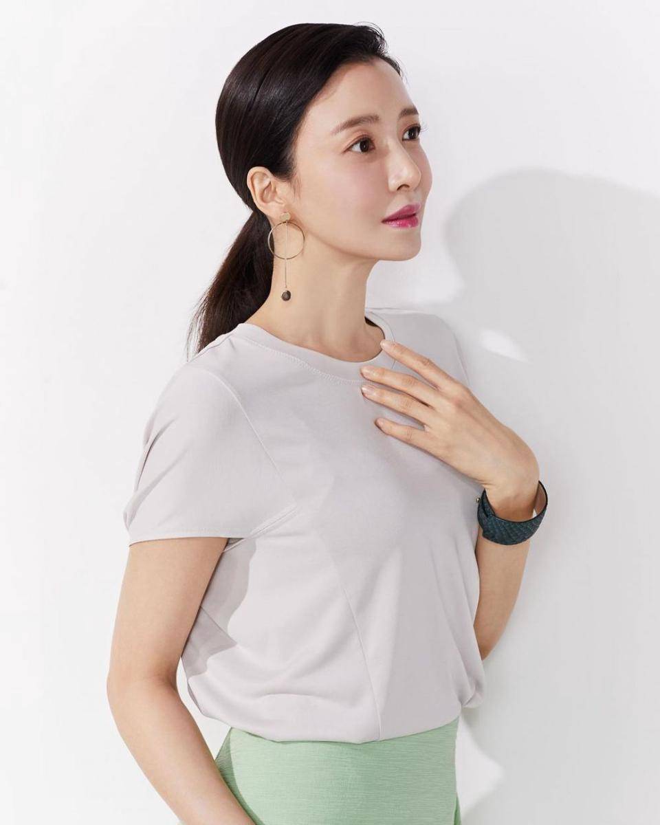 Yoon Se Ah (instagram.com/loveyoonsea)