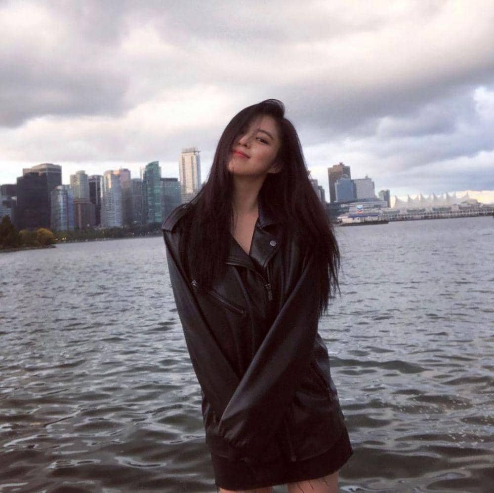 Han So Hee (instagram.com/xeesoxee)