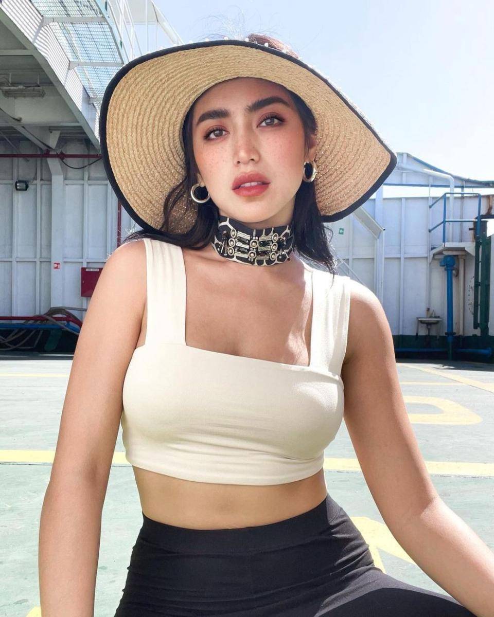 Jessica Iskandar (instagram.com/inijedar)