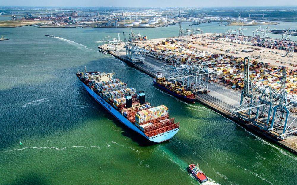 Pelabuhan Rotterdam, Belanda (maritimegateway.com)