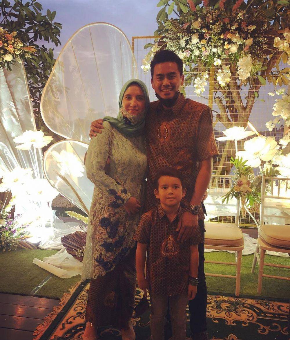 Tontowi Ahmad dan istri (instagram.com/tontowiahmad_)