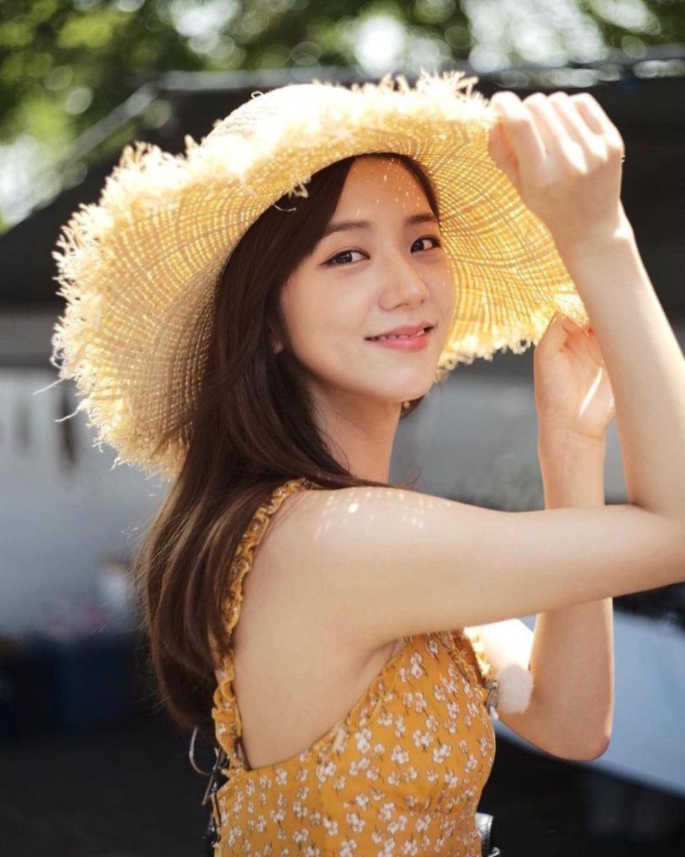 Jisoo BLACKPINK (instagram.com/sooyaaa__)