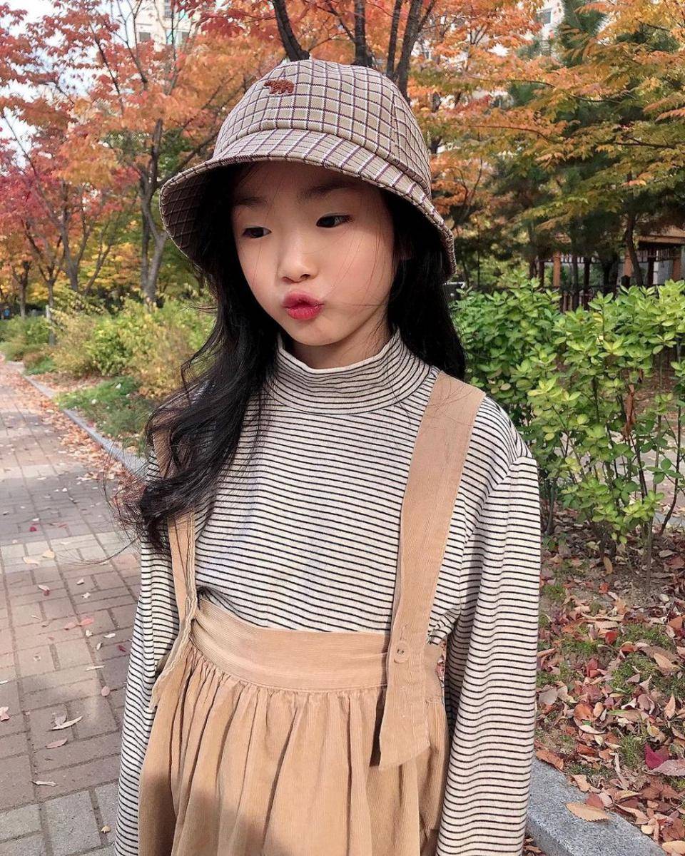 Cho Si Yeon (instagram.com/lucy_siyeon)