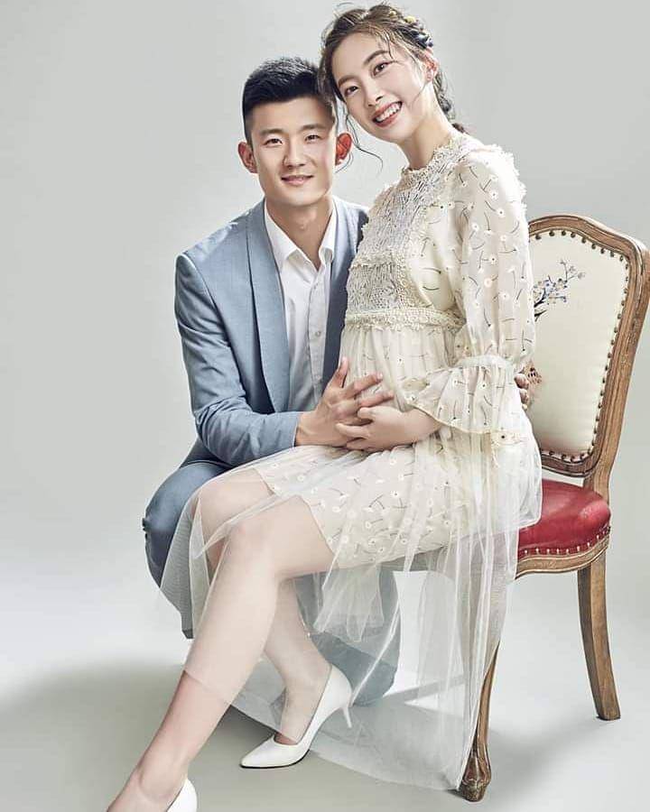 Chen Long dan Shixian Wang saat menanti buah hati. (instagram.com/chenlong_118)