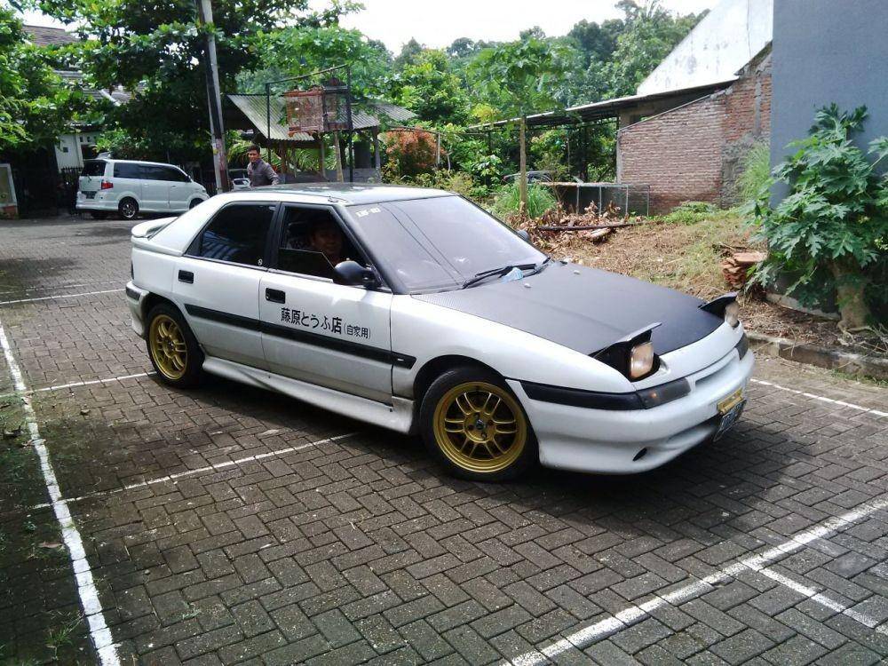 Mazda Astina (pinterest.com)