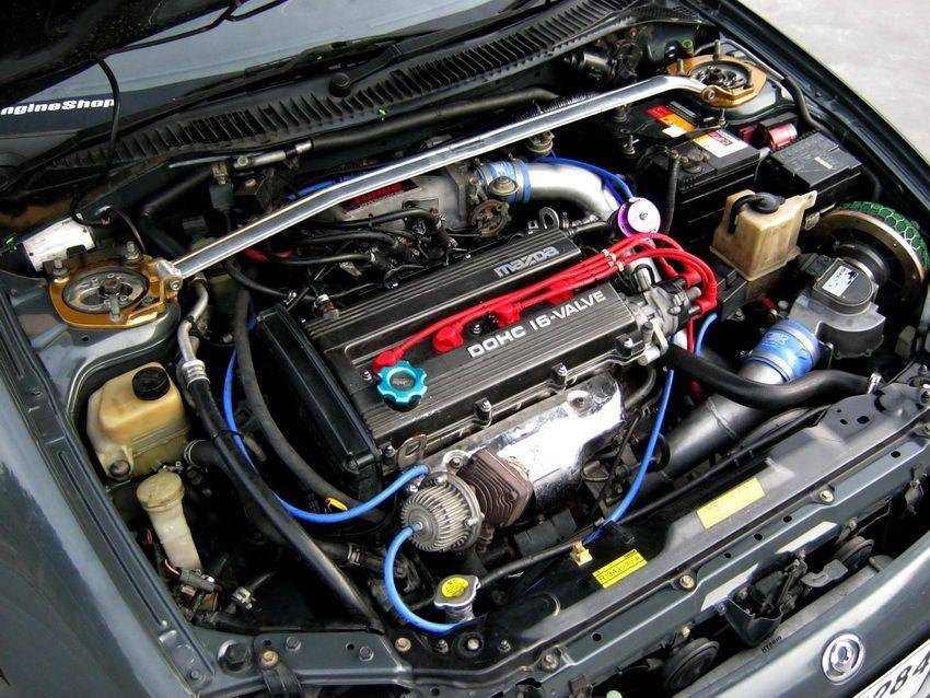Mazda Astina (pinterest.com)