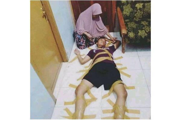 10 Potret Kocak Emak-emak waktu Lagi Marah, Gak Ada yang Berani Lawan!
