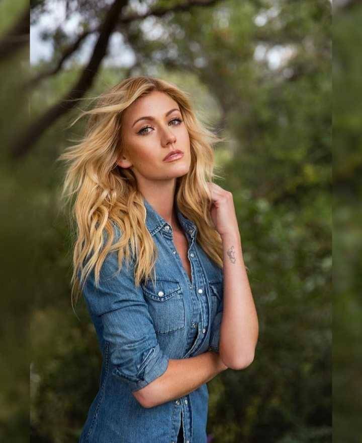 Katherine McNamara (instagram.com/kat.mcnamara)