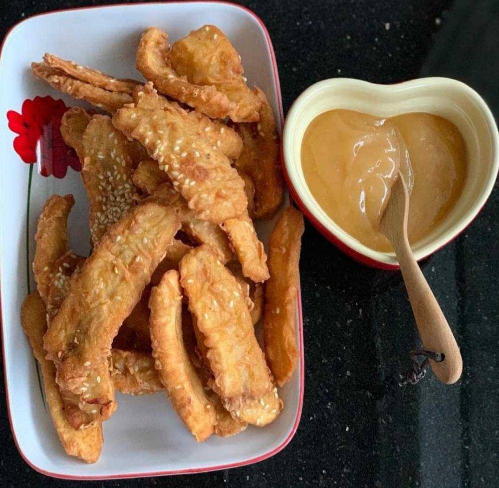 Pisang goreng wijen (instagram.com/pisangoriginal)