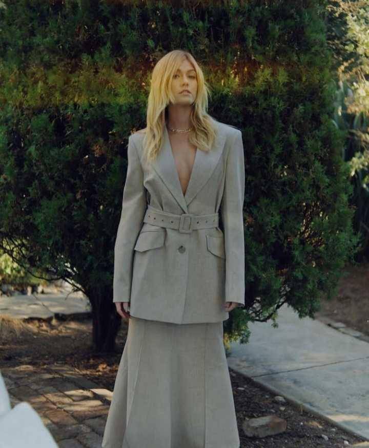 Katherine McNamara (instagram.com/kat.mcnamara)