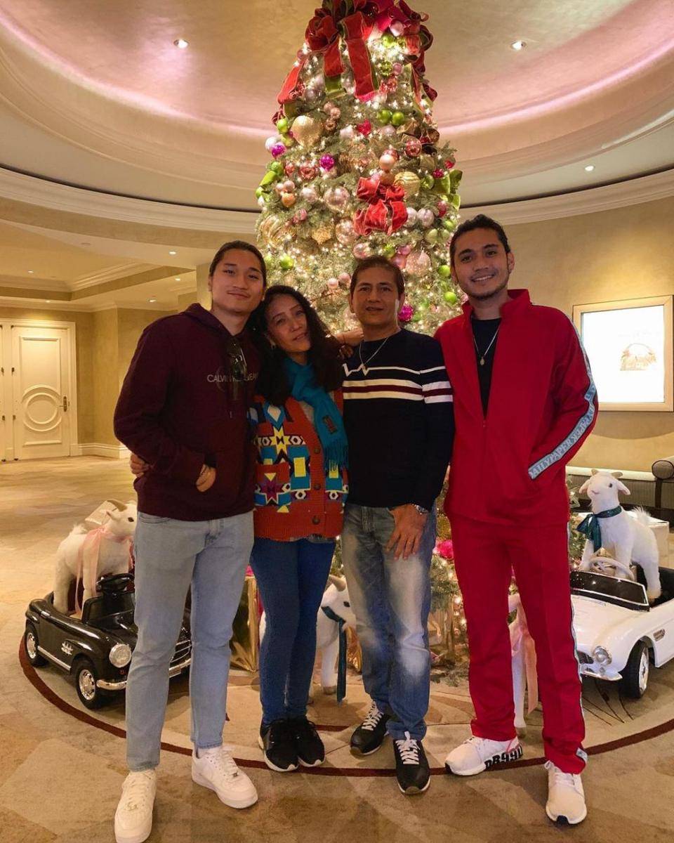 Lorenzo Abraham dan keluarga (instagram.com/lorenzoabraham)