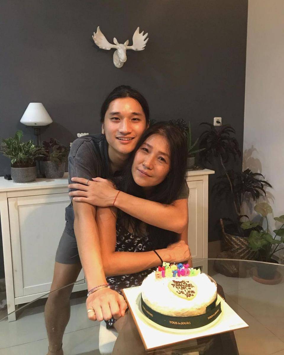 Lorenzo Abraham dan mama (instagram.com/lorenzoabraham)