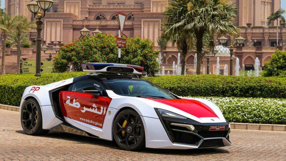 Lykan Hypersport Abu Dhabi Polisi (thesupercarblog)