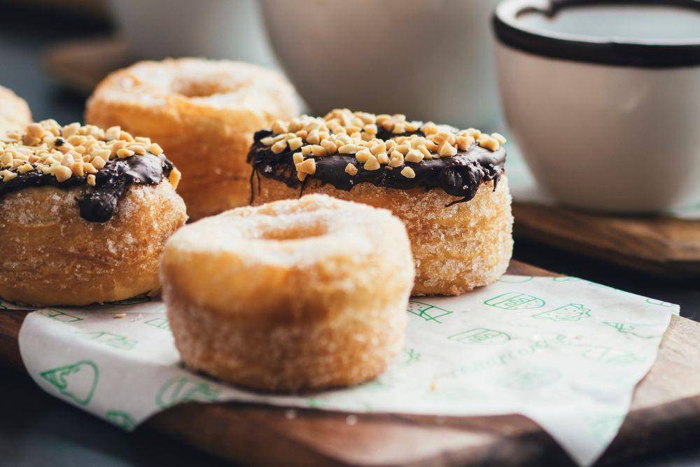 ilustrasi olahan cronut (unsplash.com/Marcus Wallis)
