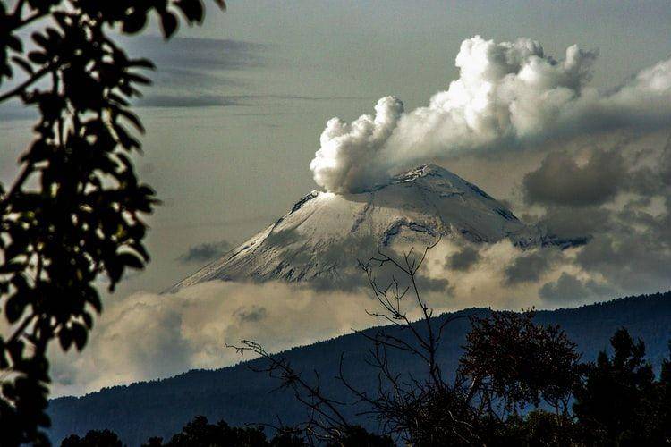 Popocatépetl (unsplash.com/Richard van Wijngaarden)
