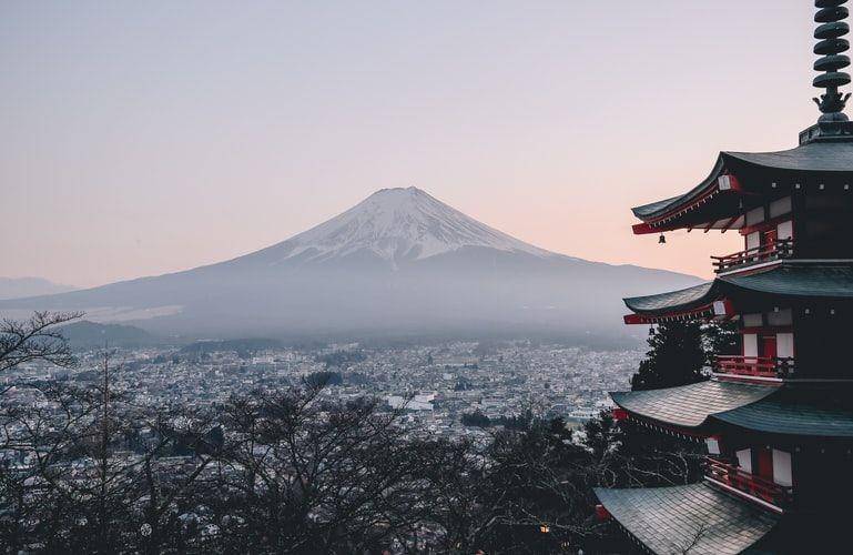 Gunung Fuji (unsplash.com/Manuel Cosentino)