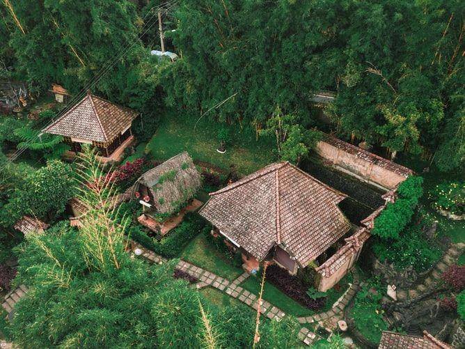 Villa Bali (unsplash.com/Gita Krishnamurti)