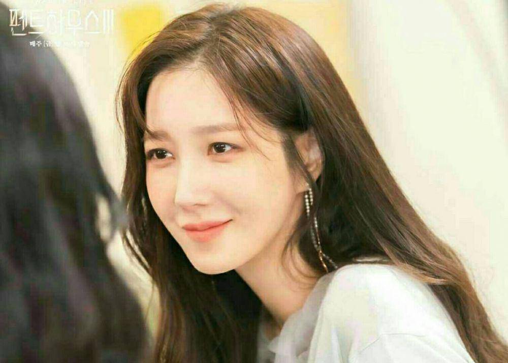 Lee Ji Ah di drama Penthouse 3 (instagram.com/sbsdrama.official)