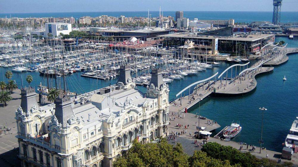 Pelabuhan Barcelona, Spanyol (hisour.com)
