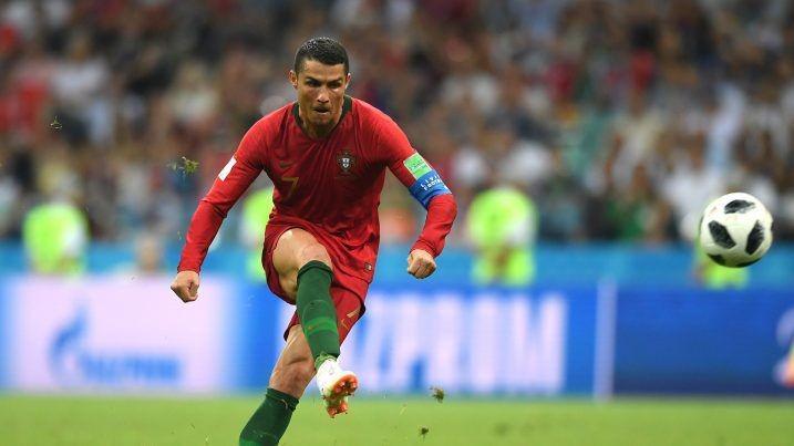 6 Teknik Tendangan Bebas Cristiano Ronaldo, Bak Roket!