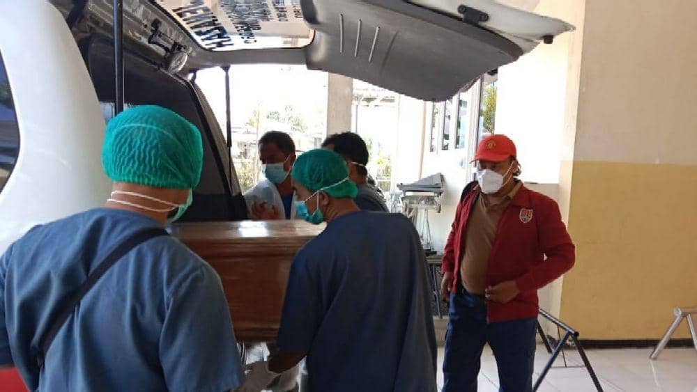 Jenazah pria terlantar asal Cilacap yang meninggal COVID-19 di Kota Semarang akan dimakamkan. (dok. Dinas Sosial Kota Semarang)