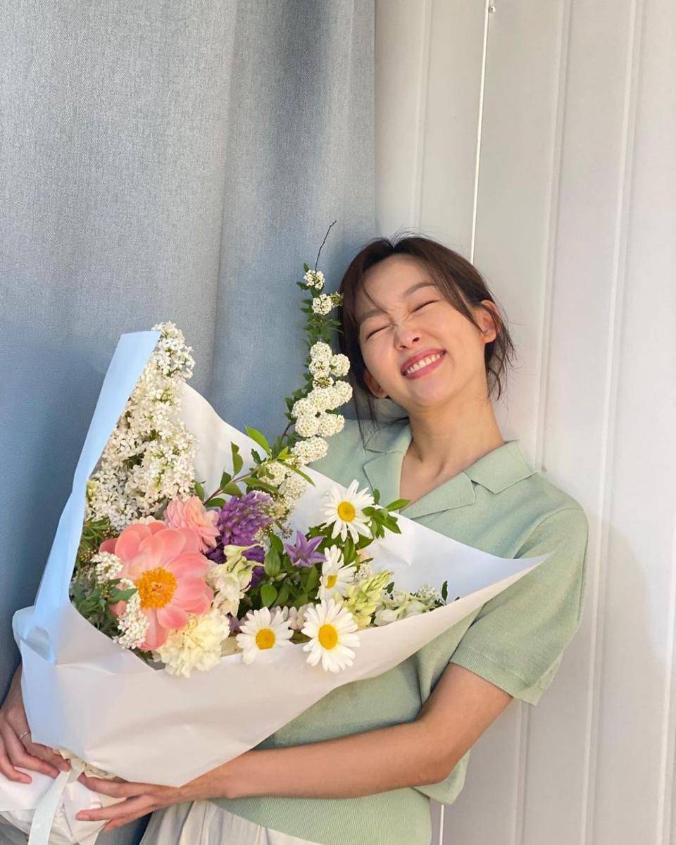 Jin Ki Joo (instagram.com/jinkijoo)