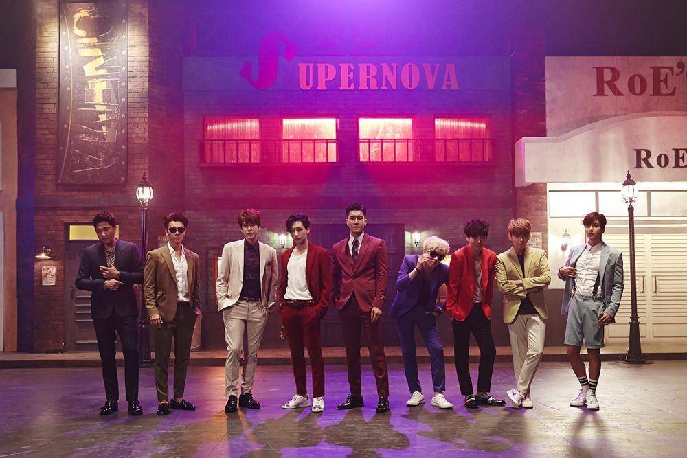 twitter.com/smtownglobal