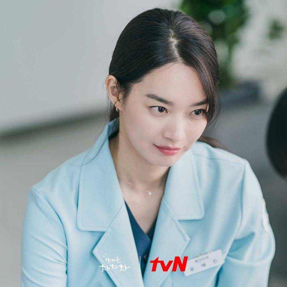 potret peran Shin Min Ah di drama Korea Hometown Cha-Cha-Cha. (instagram.com/tvndrama.official)