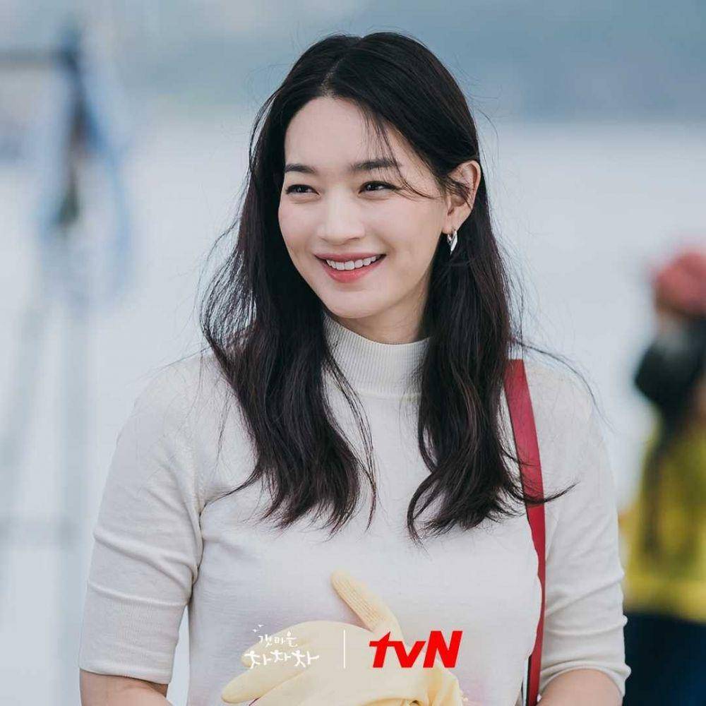 potret peran Shin Min Ah di drama Korea Hometown Cha-Cha-Cha. (instagram.com/tvndrama.official)
