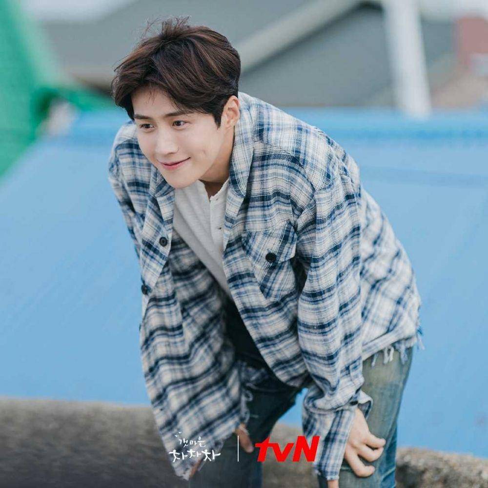 potret peran Kim Seon Ho di drama Korea Hometown Cha-Cha-Cha. (instagram.com/tvndrama.official)
